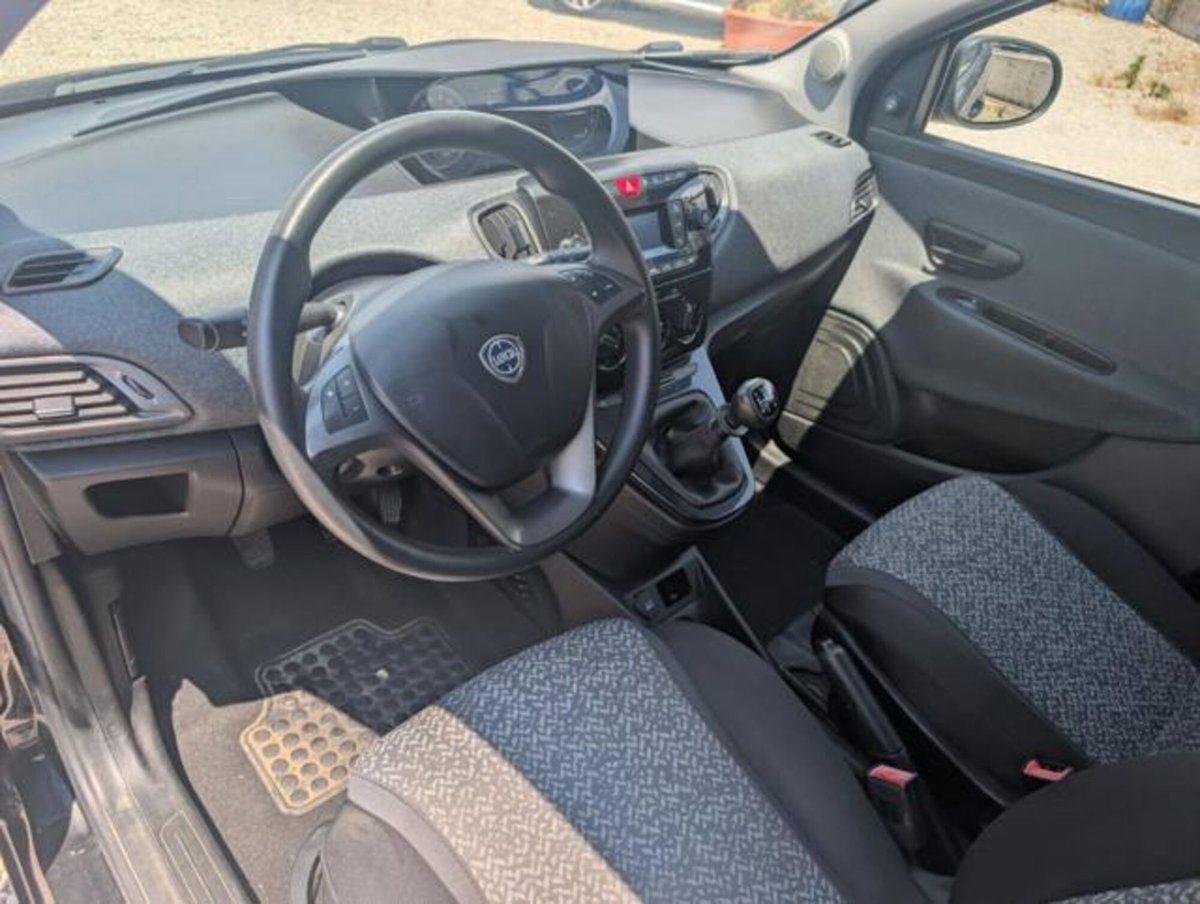 Lancia Ypsilon 1.2 69 CV 5 porte Elefantino Blu (6)