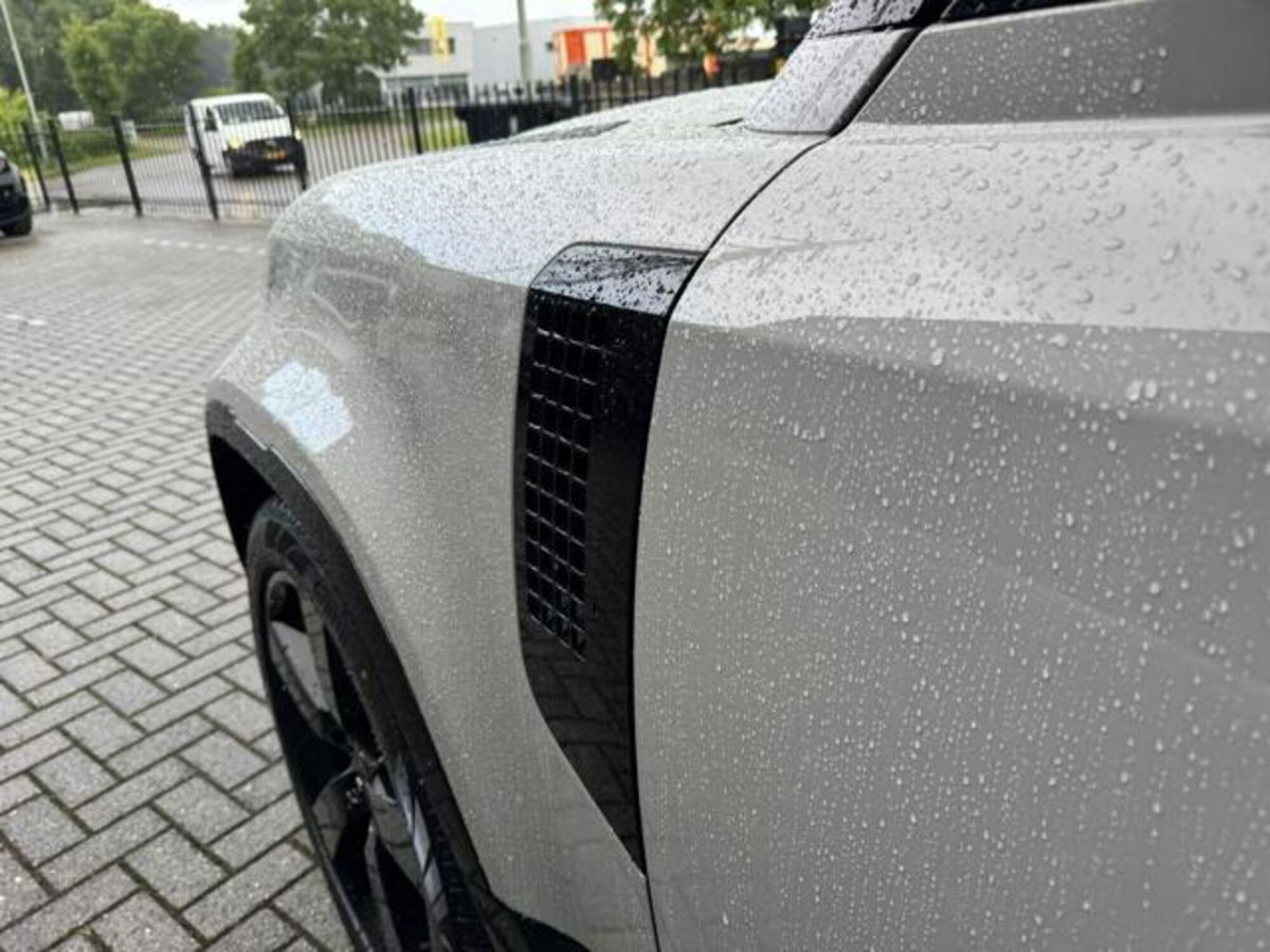 Land Rover Defender 110 3.0d mhev X-Dynamic HSE awd 350cv auto 7p.ti (11)