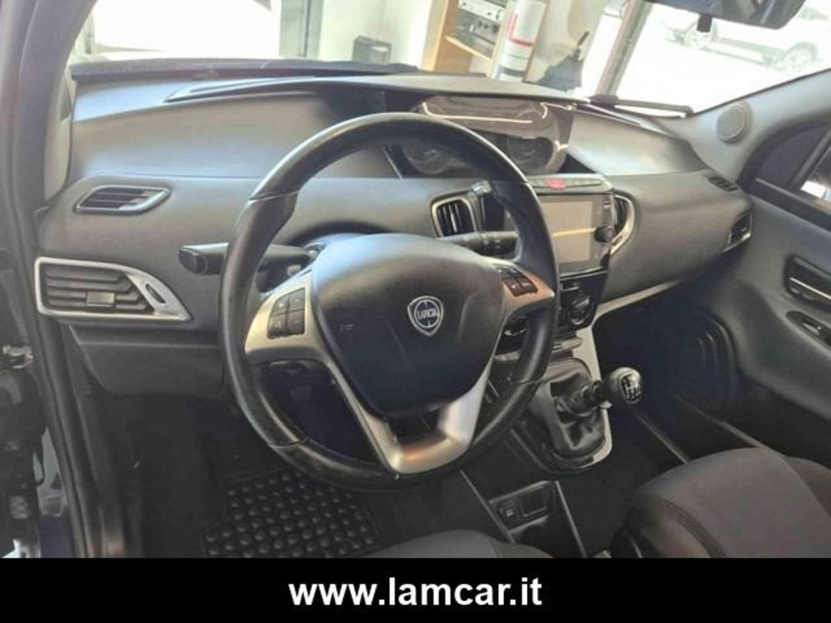 Lancia Ypsilon 1.0 FireFly 5 porte S&S Hybrid Ecochic Silver (15)