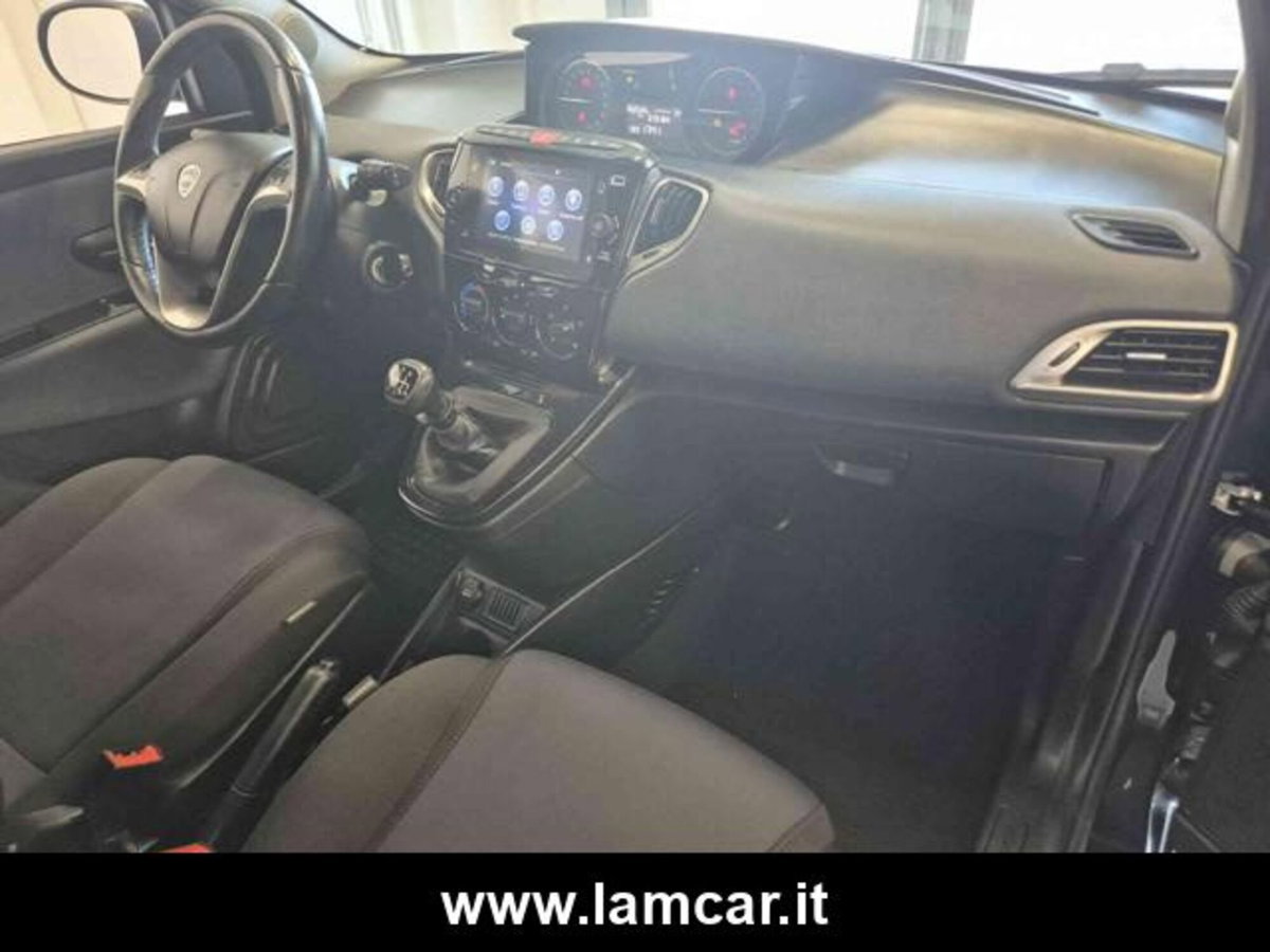 Lancia Ypsilon 1.0 FireFly 5 porte S&S Hybrid Ecochic Silver (20)