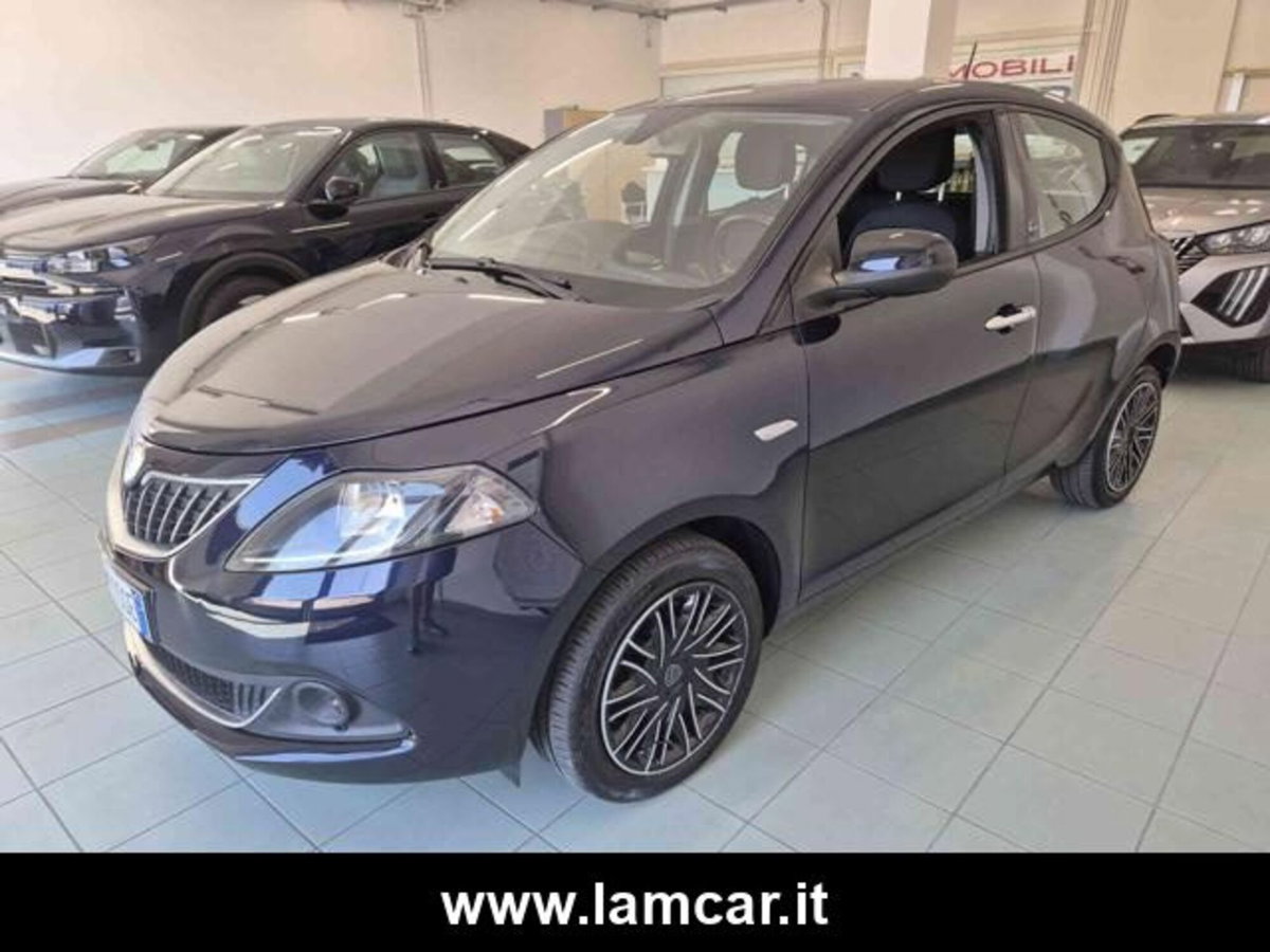Lancia Ypsilon 1.0 FireFly 5 porte S&S Hybrid Ecochic Silver (5)