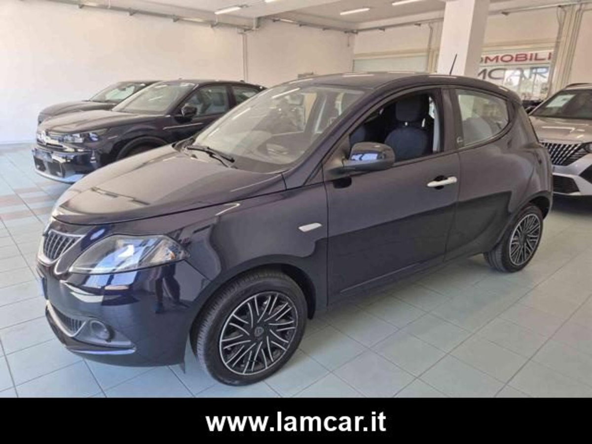 Lancia Ypsilon 1.0 FireFly 5 porte S&S Hybrid Ecochic Silver (6)