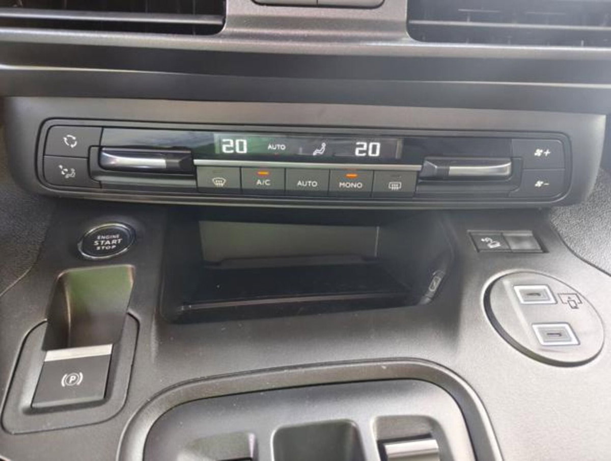 Fiat Qubo 1.5 d La Prima 130cv at8 (9)