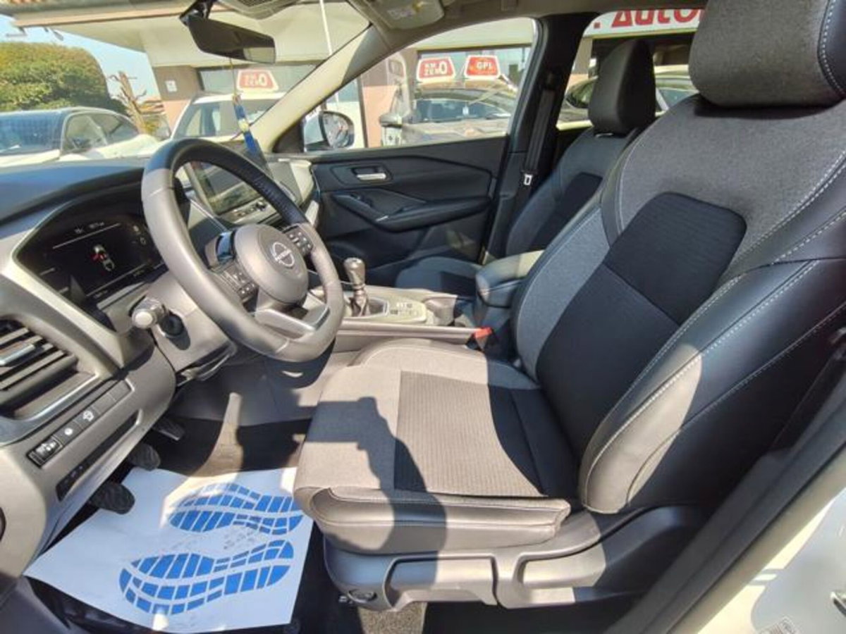 Nissan Qashqai 1.3 mhev N-Connecta 2wd 140cv (5)