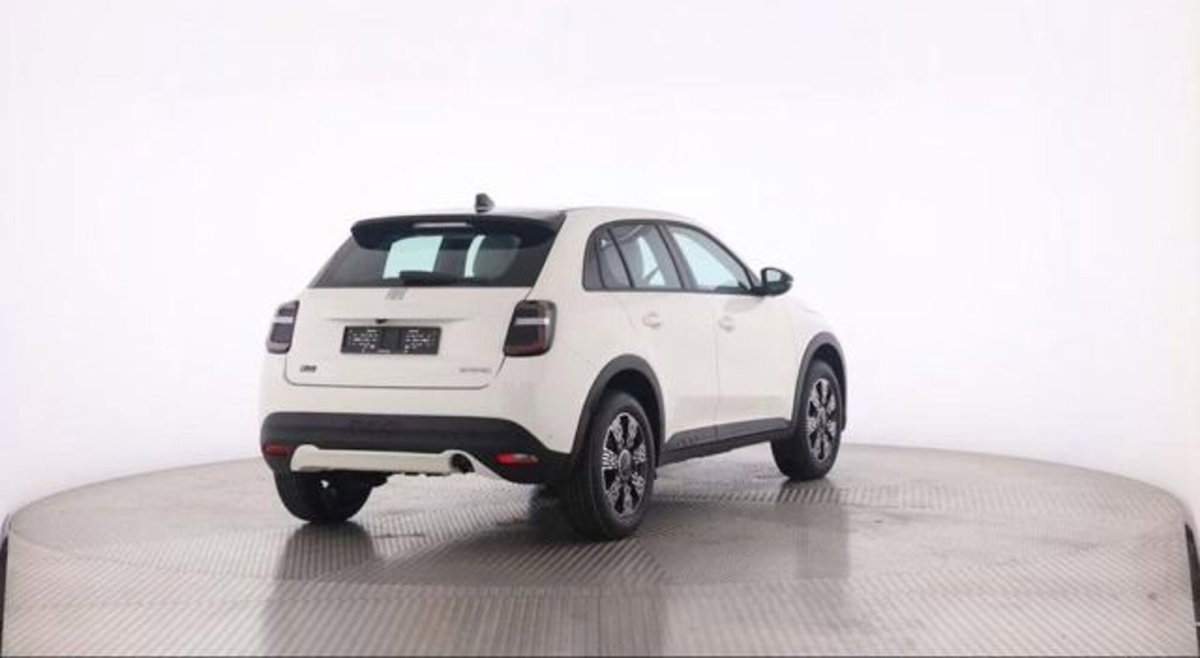 Fiat 600 1.2 hybrid 145cv auto (2)