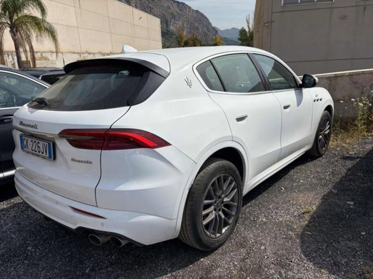 Maserati Grecale 2.0 MHEV 300 CV GT PrimaSerie (2)