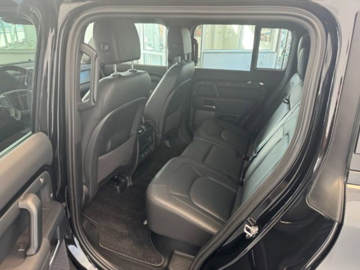 Land Rover Defender 110 2.0 si4 phev S awd 300cv auto (9)
