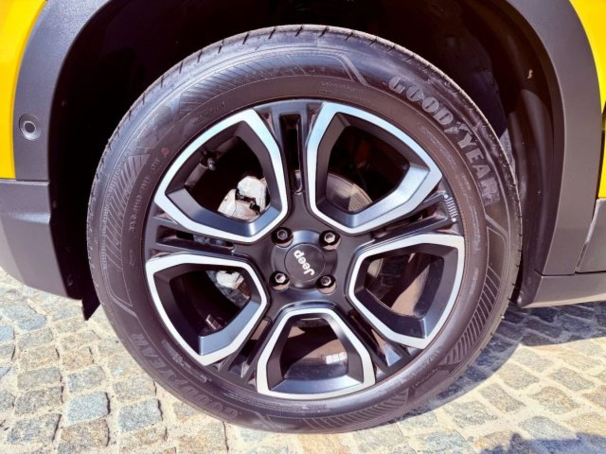 Jeep Avenger 1.2 turbo Summit fwd 100cv (8)