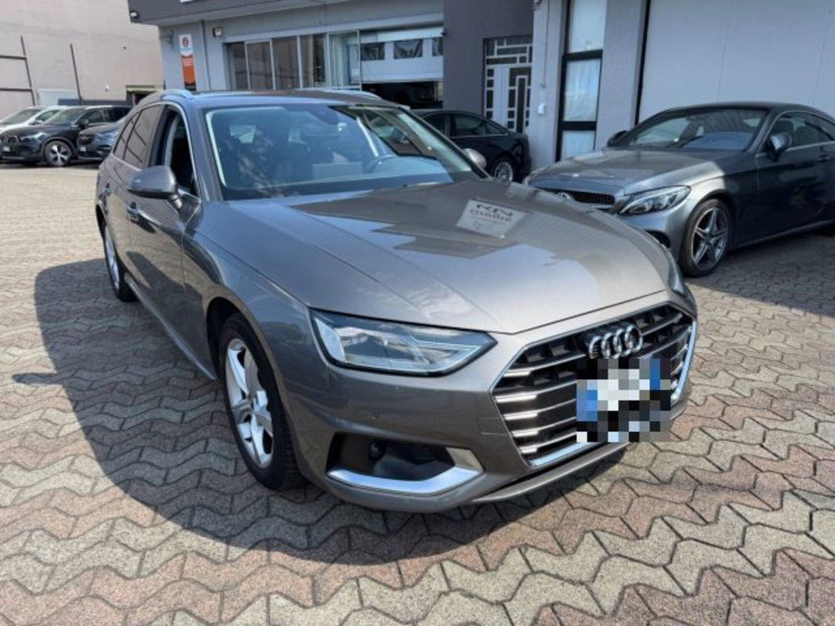 Audi A4 Avant 30 TDI/136 CV S tronic Business Advanced