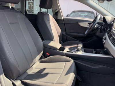 Audi A4 Avant 30 TDI/136 CV S tronic Business Advanced (10)