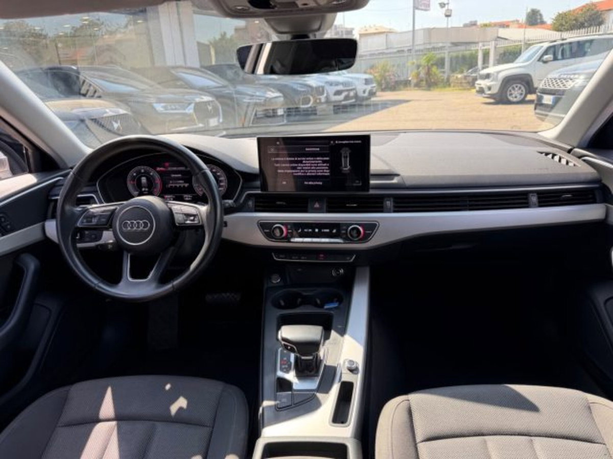 Audi A4 Avant 30 TDI/136 CV S tronic Business Advanced (12)