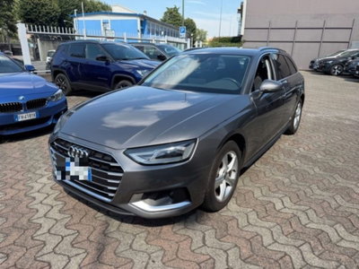 Audi A4 Avant 30 TDI/136 CV S tronic Business Advanced (2)