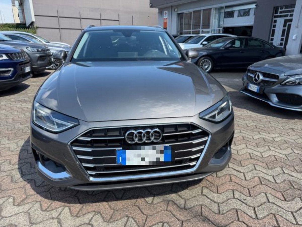 Audi A4 Avant 30 TDI/136 CV S tronic Business Advanced (3)