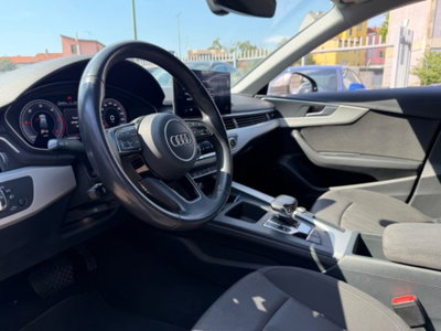 Audi A4 Avant 30 TDI/136 CV S tronic Business Advanced (9)
