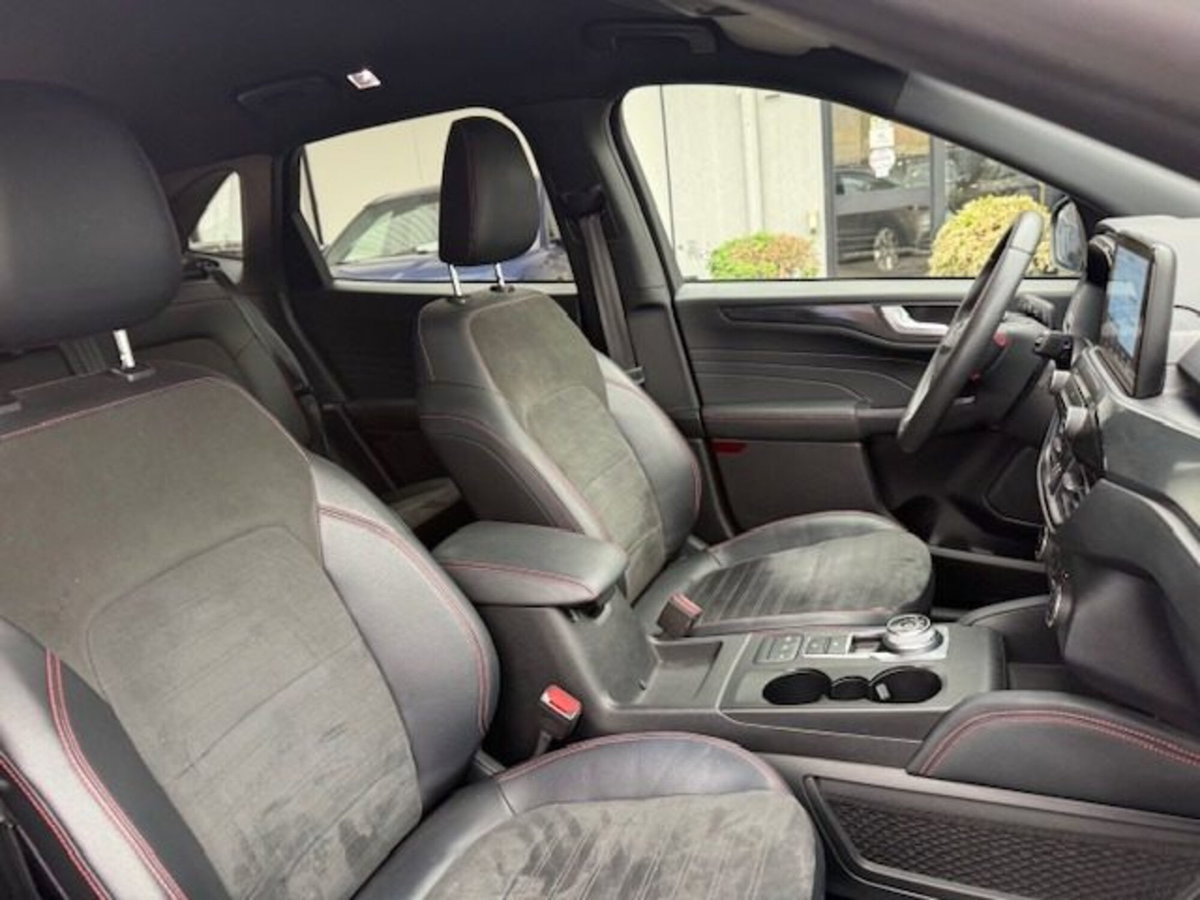 Ford Kuga 2.5 Full Hybrid 190 CV CVT 2WD ST-Line X (10)