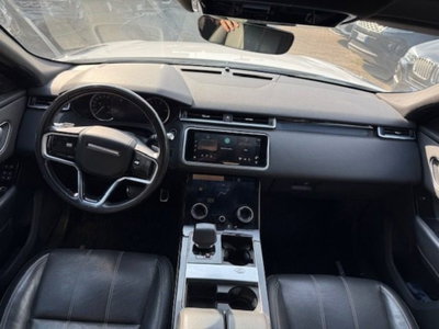 Land Rover Range Rover Velar 2.0D I4 204 CV R-Dynamic S (8)