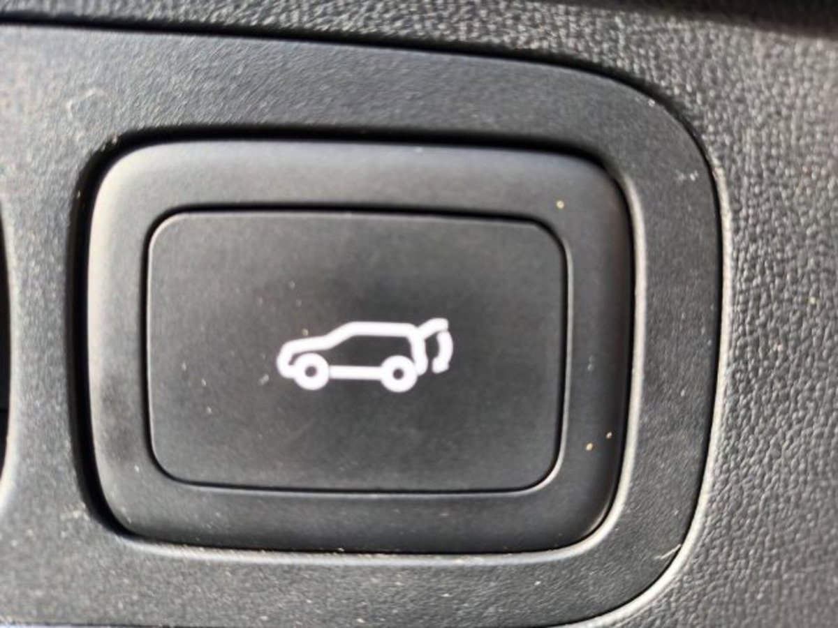 Mg HS 1.5 Luxury auto (15)