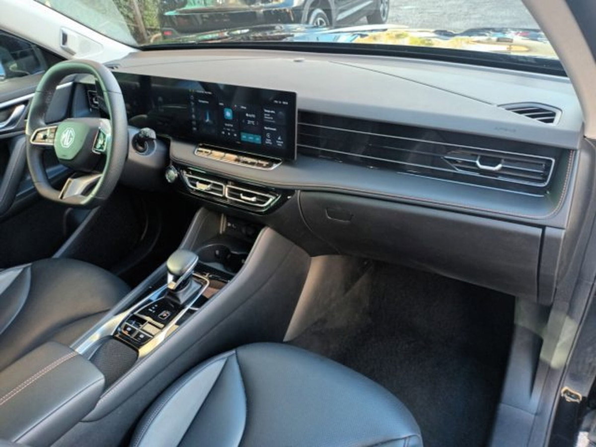Mg HS 1.5 Luxury auto (7)