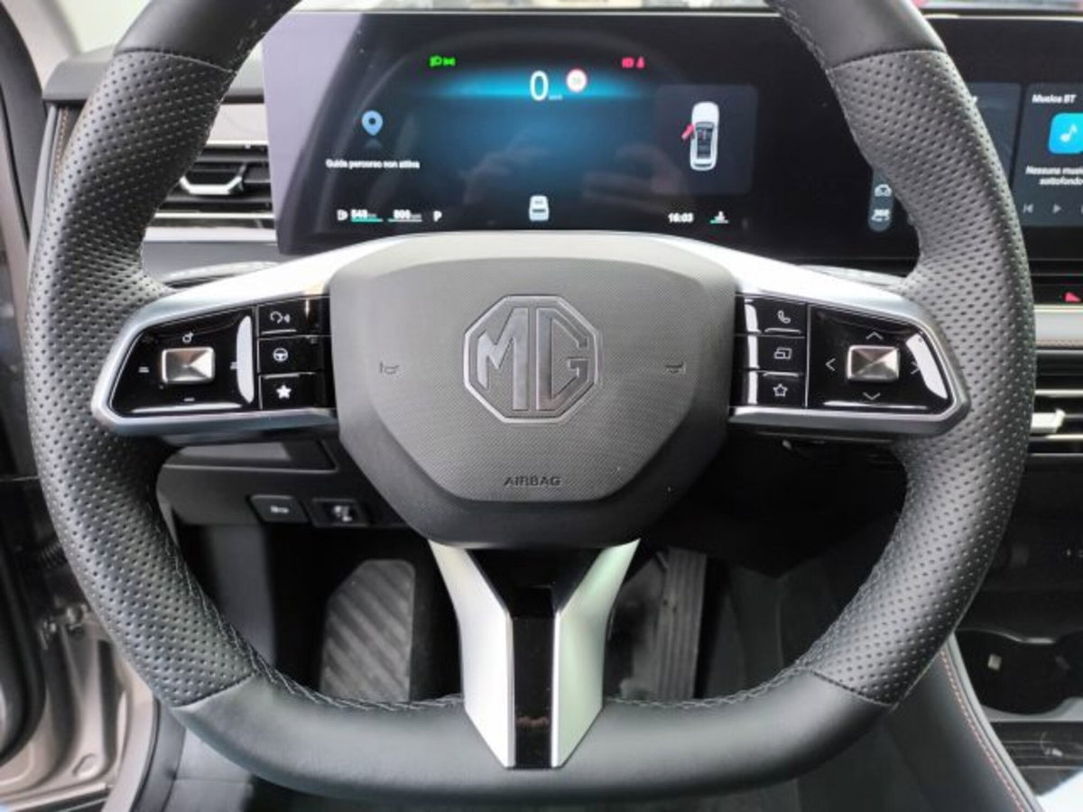 Mg HS 1.5 Luxury auto (14)