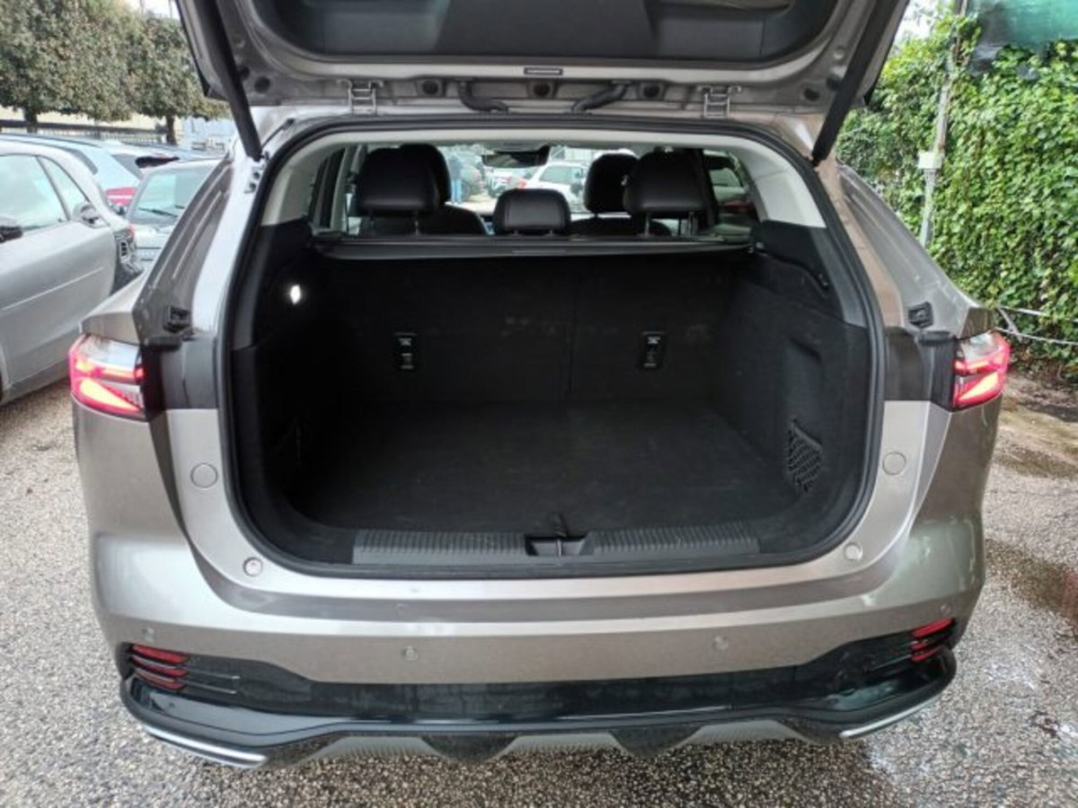 Mg HS 1.5 Luxury auto (17)
