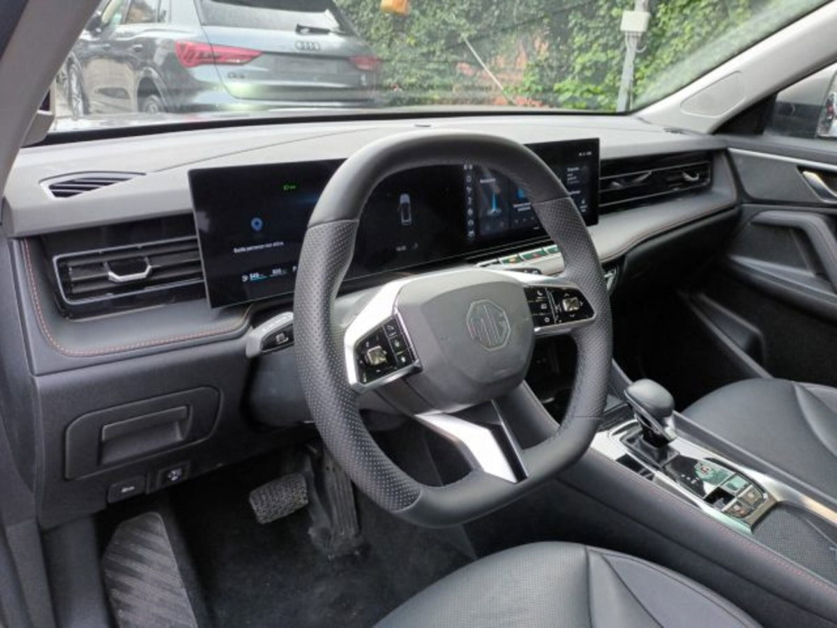 Mg HS 1.5 Luxury auto (8)