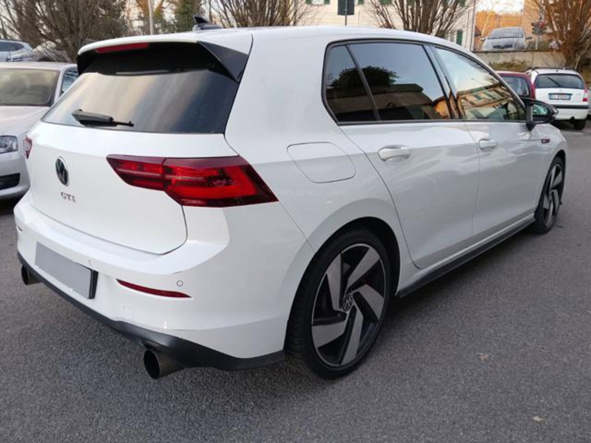 Volkswagen Golf 2.0 TSI GTI DSG (4)