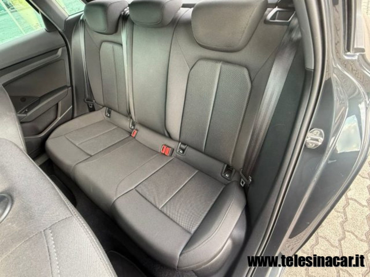 Audi A3 Sportback 2.0 TDI S tronic Business (16)