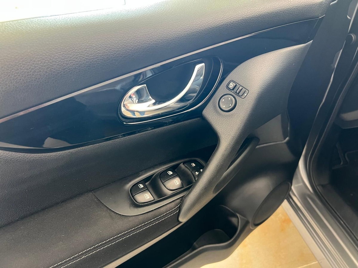 Nissan Qashqai 1.5 dCi Tekna (20)