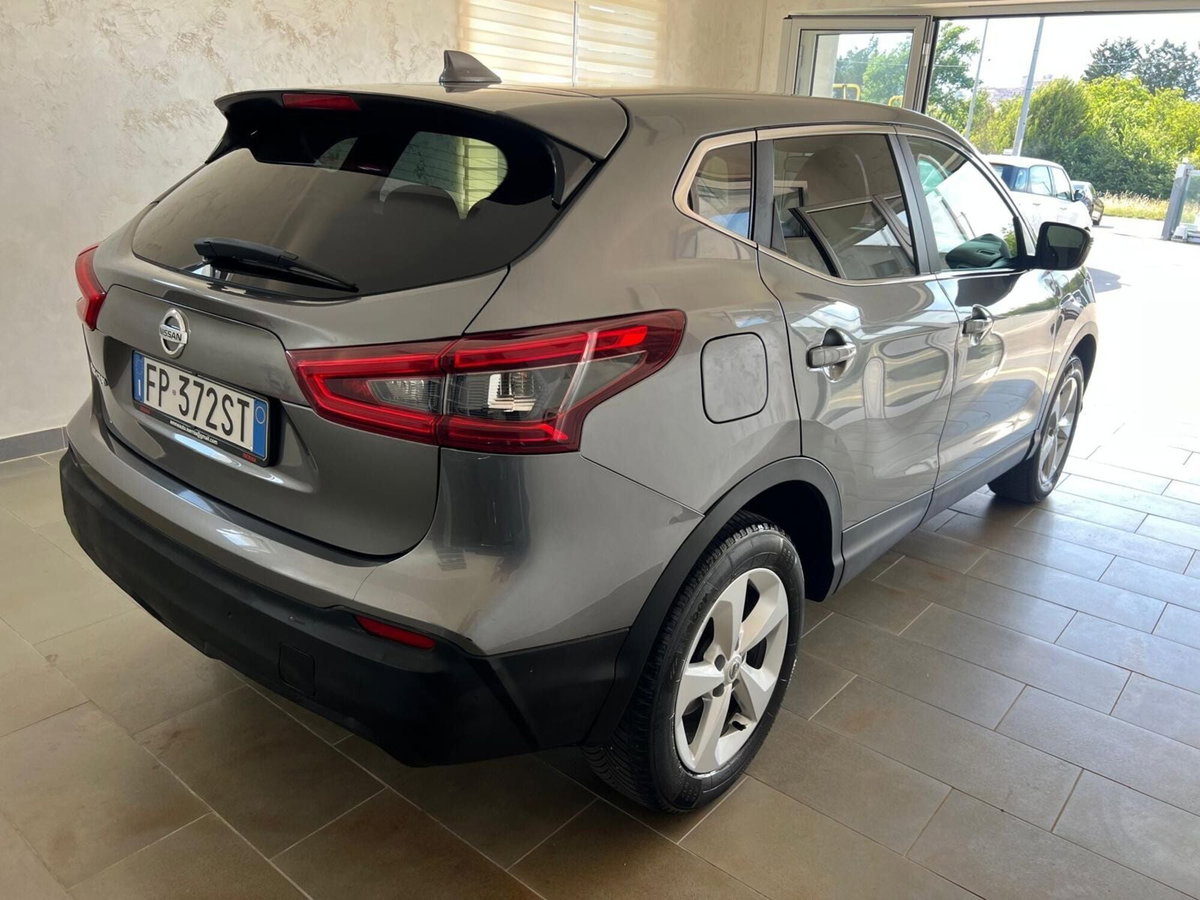 Nissan Qashqai 1.5 dCi Tekna (6)