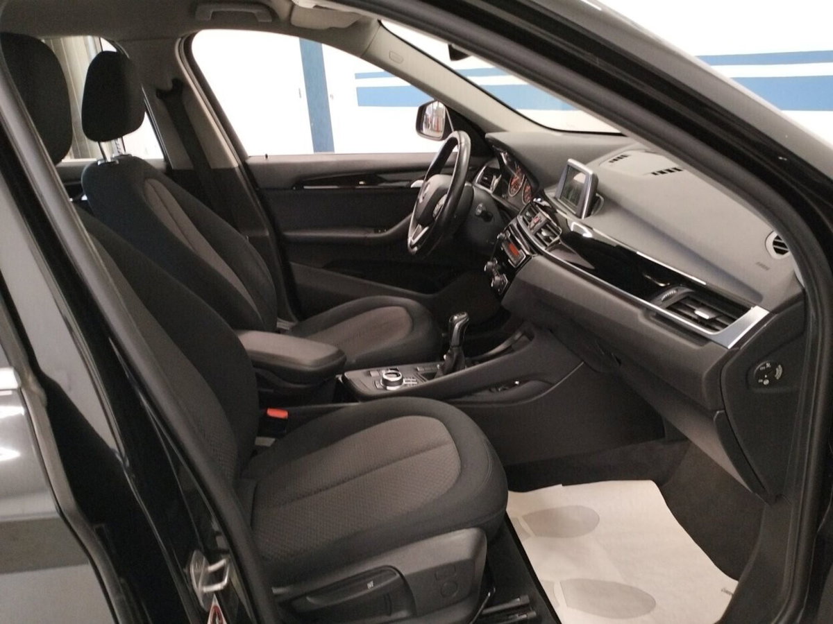BMW X1 sDrive18d Advantage (11)