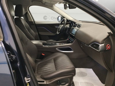 Jaguar F-Pace 2.0 D 180 CV AWD Prestige (19)