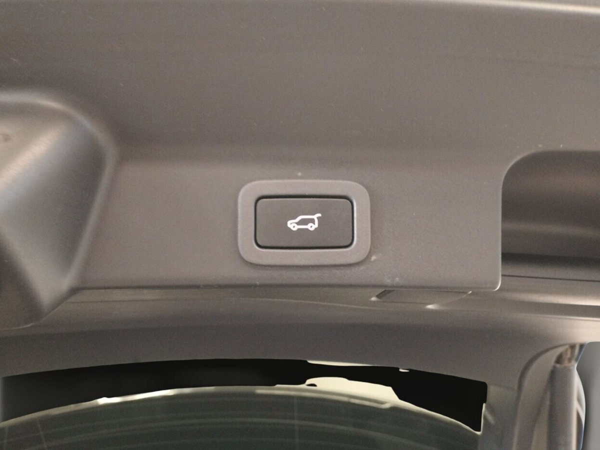 Jaguar F-Pace 2.0 D 180 CV AWD Prestige (9)