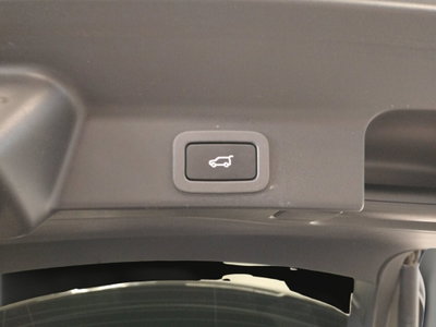 Jaguar F-Pace 2.0 D 180 CV AWD Prestige (9)