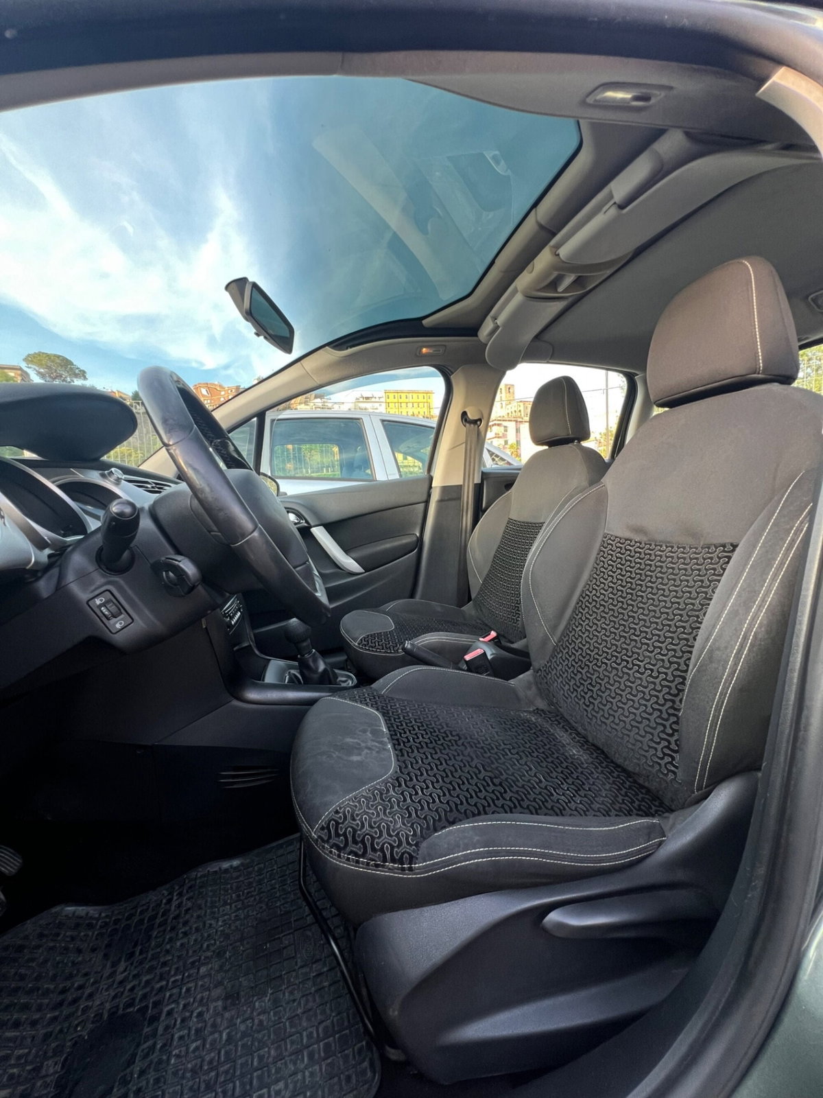 Citroen C3 1.4 HDi 70CV airdream Exclusive Style (11)