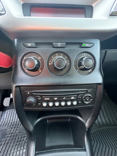 Citroen C3 1.4 HDi 70CV airdream Exclusive Style (18)