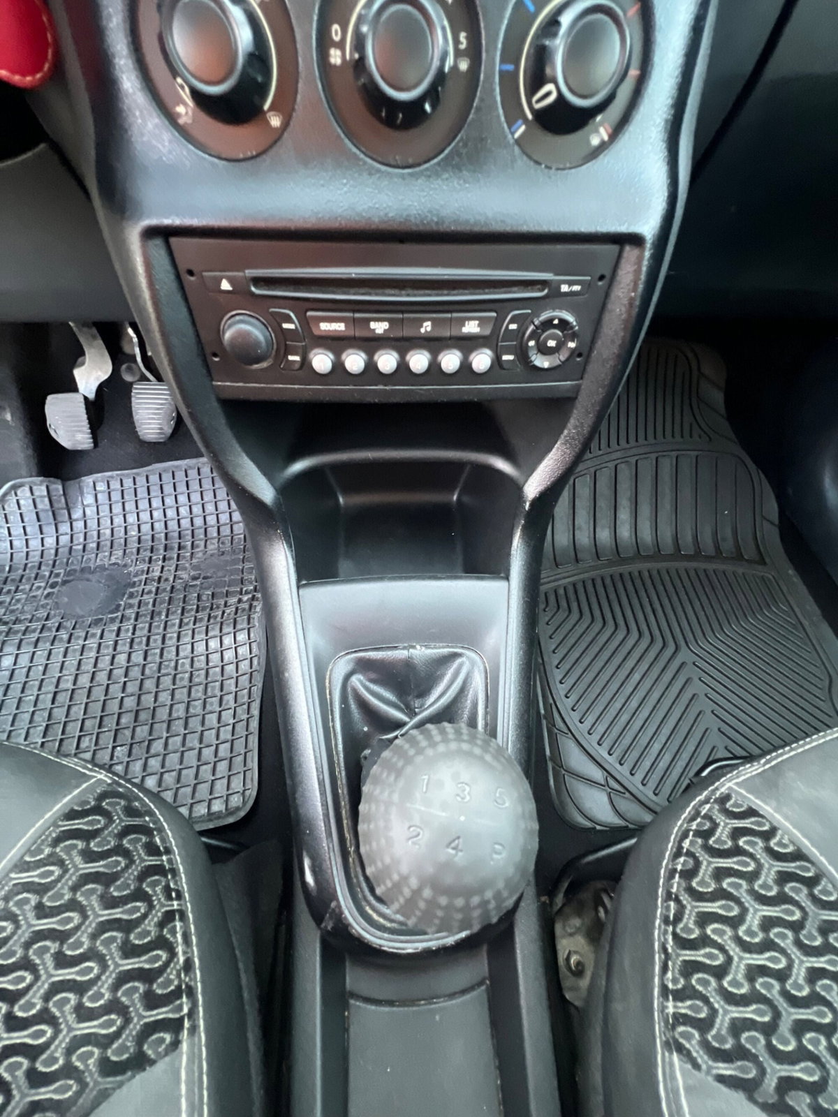 Citroen C3 1.4 HDi 70CV airdream Exclusive Style (19)