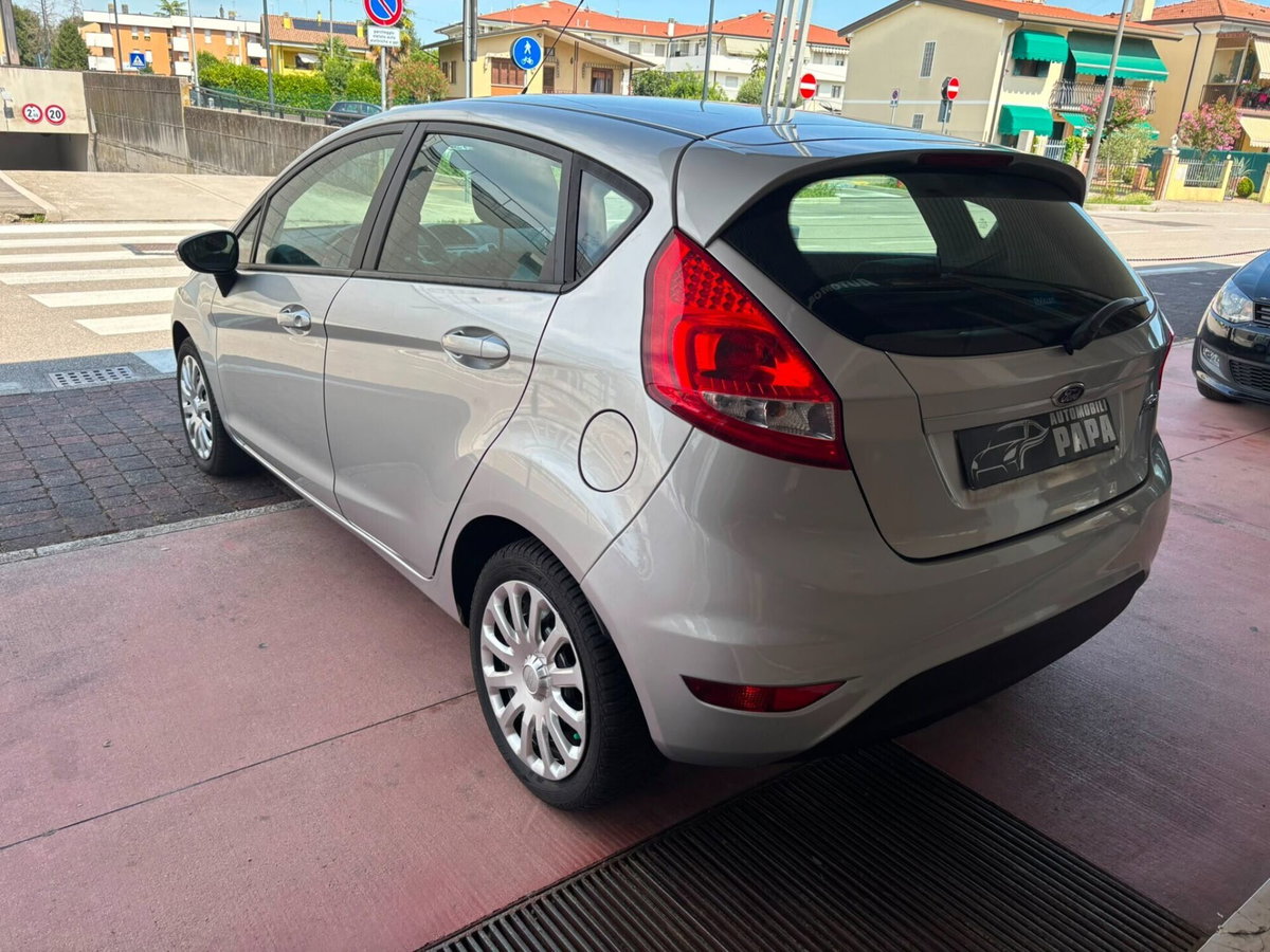 Ford Fiesta 1.2 82 CV 5 porte Titanium (4)