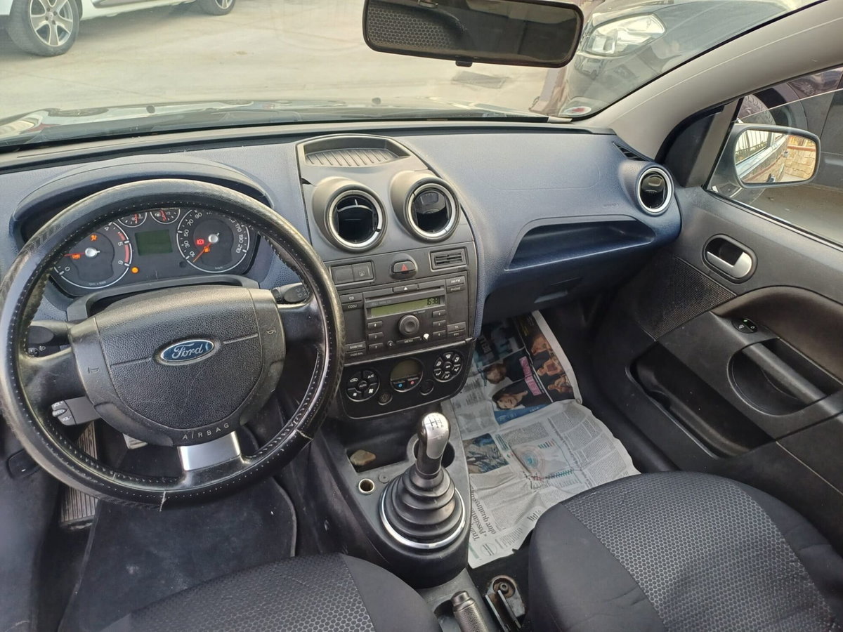 Ford Fiesta 1.4 TDCi 5p. Titanium (13)