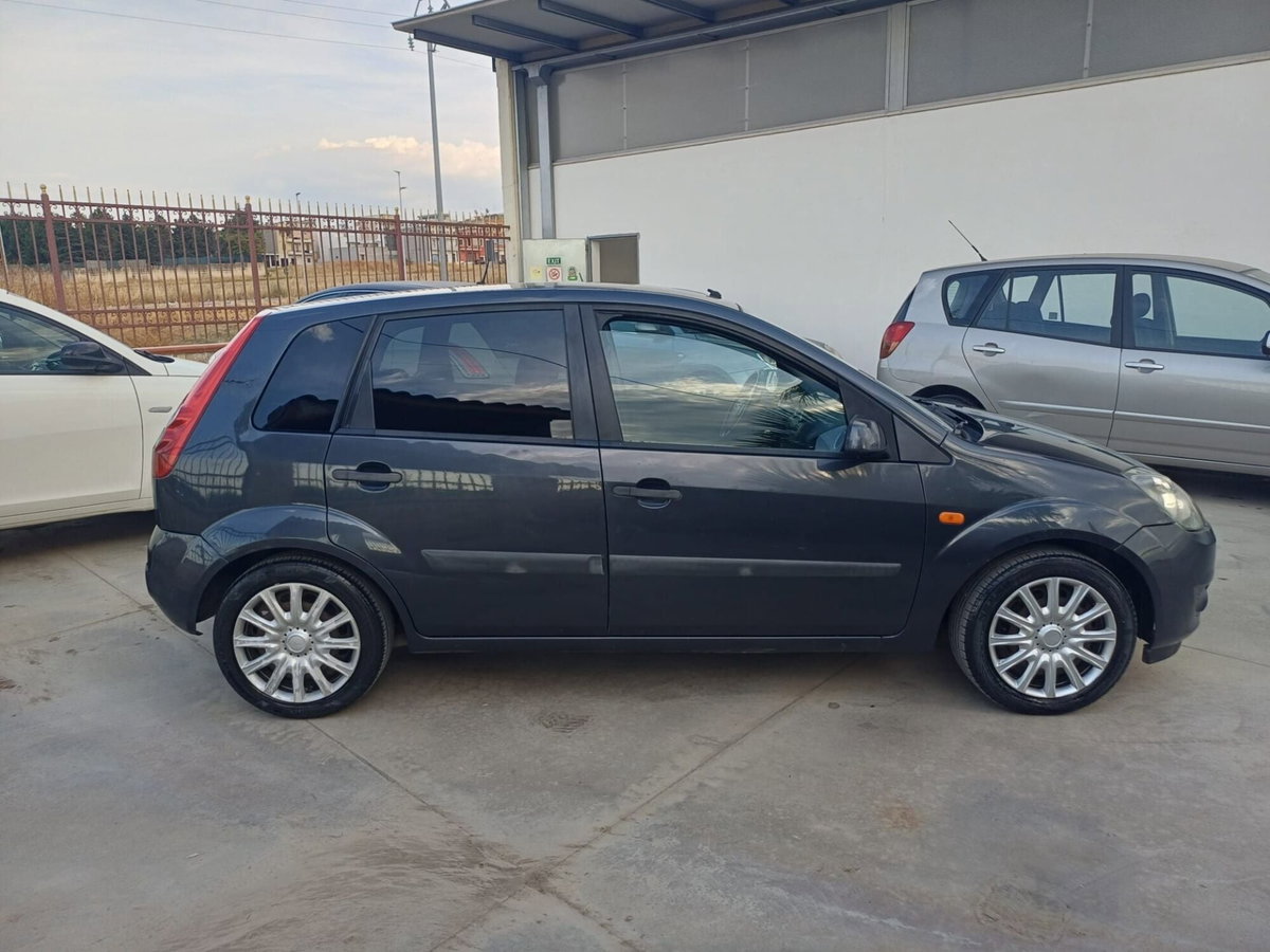 Ford Fiesta 1.4 TDCi 5p. Titanium (3)
