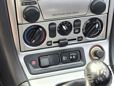 Mazda MX-5 1.6i 16V cat Backstage (11)
