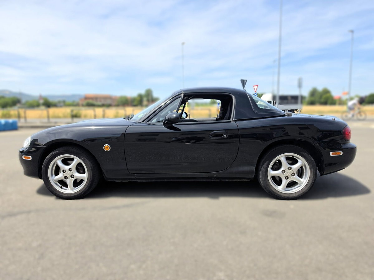 Mazda MX-5 1.6i 16V cat Backstage (12)