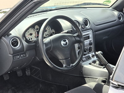 Mazda MX-5 1.6i 16V cat Backstage (2)
