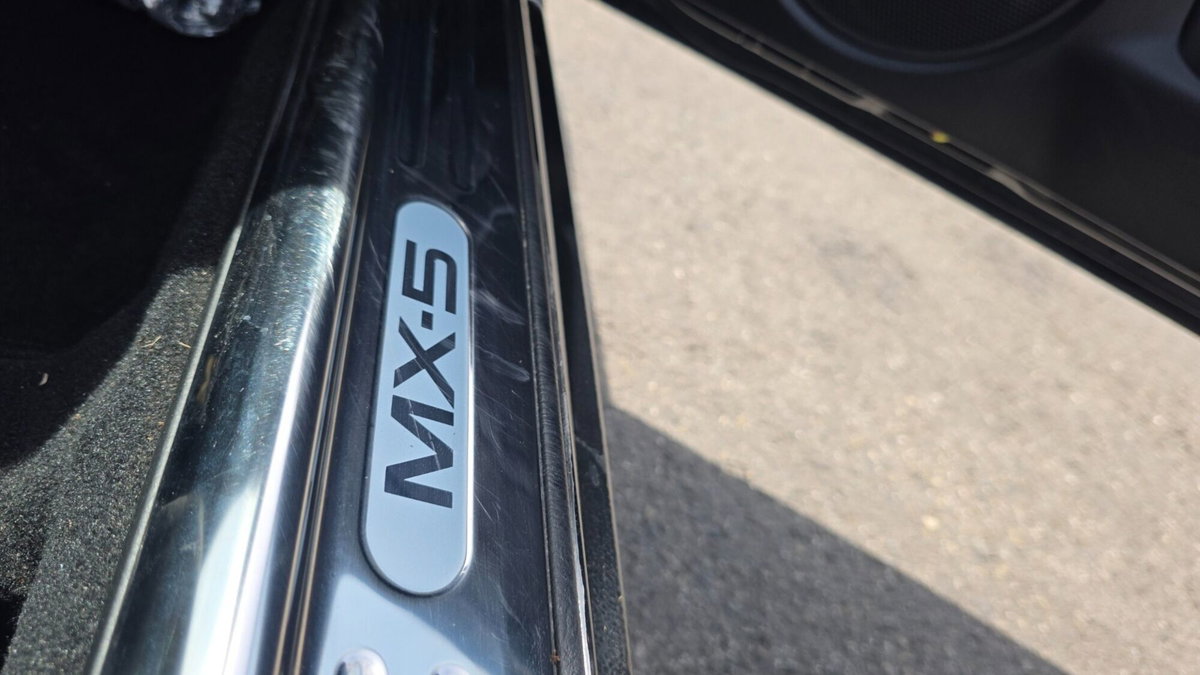 Mazda MX-5 1.6i 16V cat Backstage (20)
