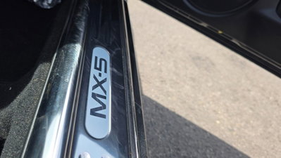 Mazda MX-5 1.6i 16V cat Backstage (20)