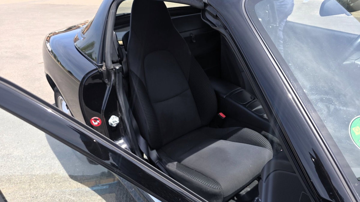 Mazda MX-5 1.6i 16V cat Backstage (7)