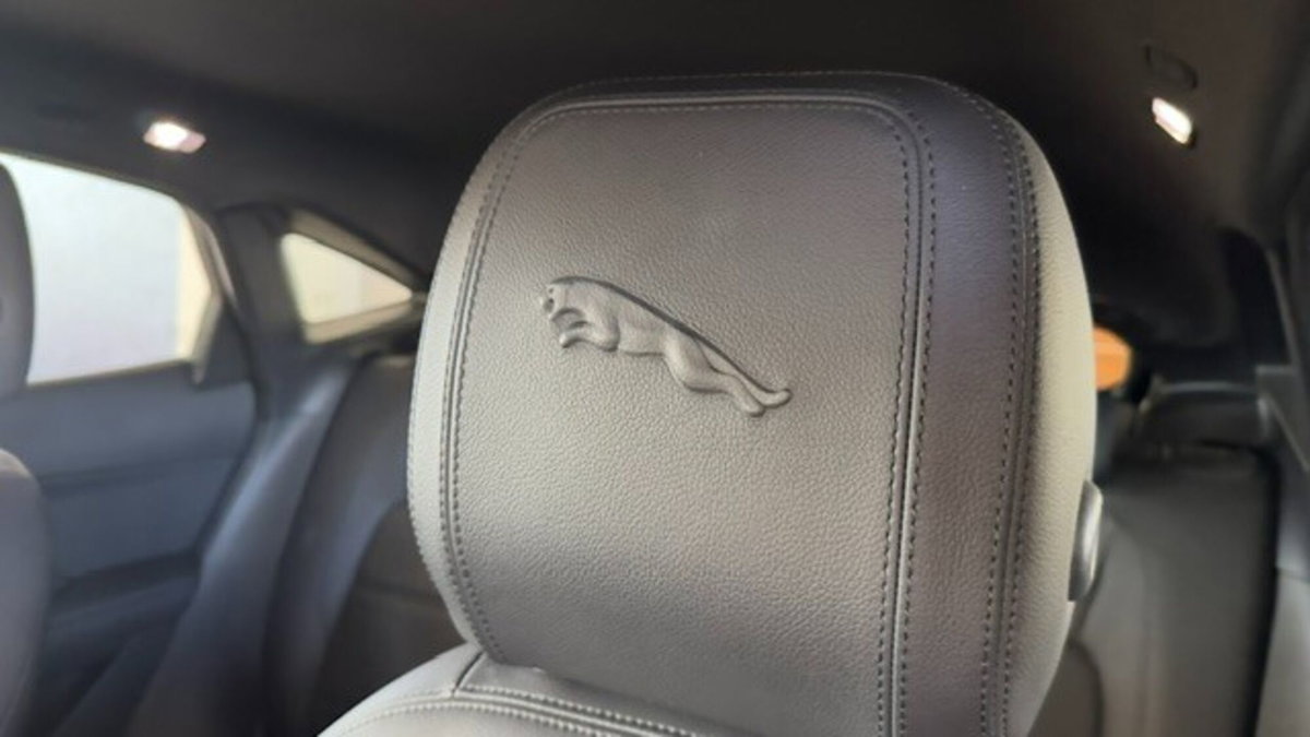 Jaguar E-Pace 2.0d i4 mhev R-Dynamic HSE awd 163cv auto (14)
