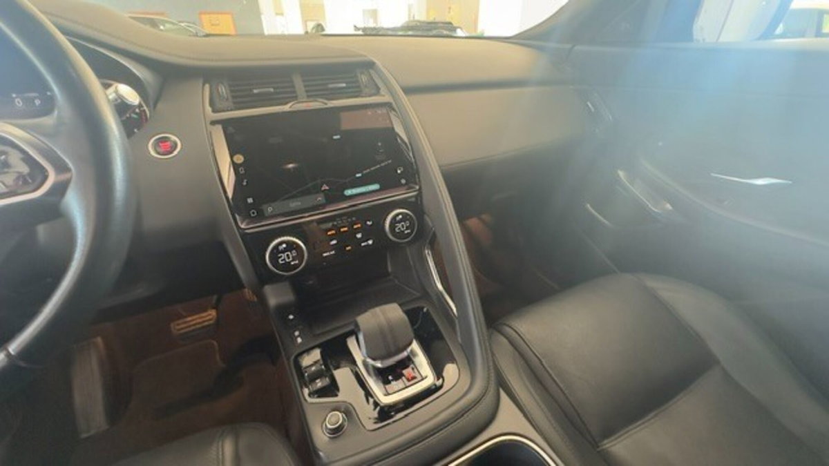 Jaguar E-Pace 2.0d i4 mhev R-Dynamic HSE awd 163cv auto (16)