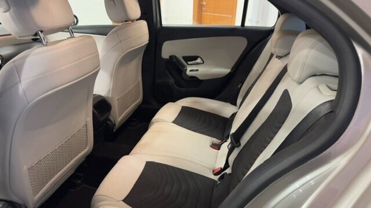 Mercedes-Benz Classe A 180 d Automatic Sport (10)