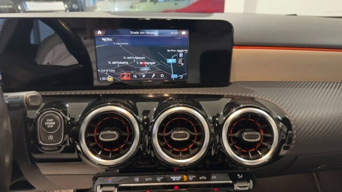 Mercedes-Benz Classe A 180 d Automatic Sport (14)
