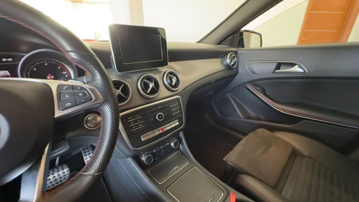 Mercedes-Benz CLA 200 d 4Matic Automatic Premium (12)